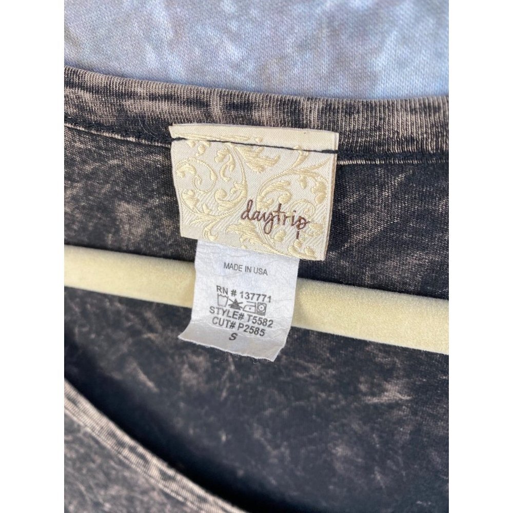 Acid Wash Graphic Tee - Picture 3 of 3